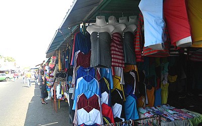 1220 Ropa en los locales